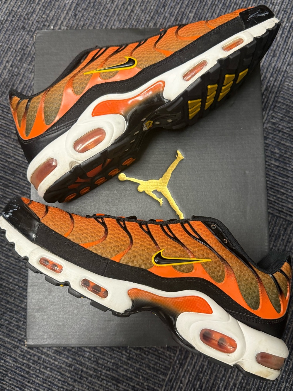 Nike Air Max Plus Safety Orange Black - Gradient Air Max Plus Sneakers